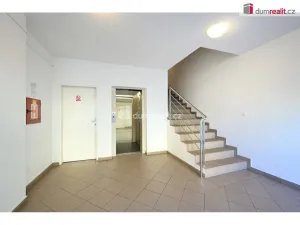 Pronájem garáže, Praha - Košíře, náměstí Josefa Machka, 13 m2