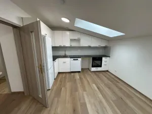 Pronájem bytu 2+kk, Jenštejn, Kovářská, 40 m2