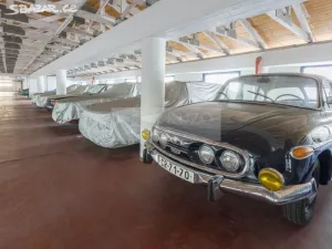 Pronájem garážového stání, Praha, Pešlova, 14 m2