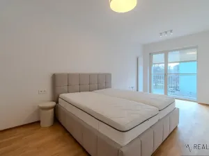 Pronájem bytu 2+kk, Ostrava, Dlouhá, 57 m2