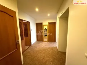 Prodej bytu 4+kk, Jince, Zborovská, 101 m2