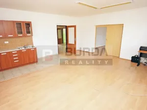 Pronájem kanceláře, Neratovice, 514 m2