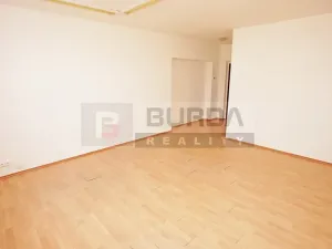 Pronájem kanceláře, Neratovice, 514 m2