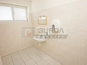 Pronájem kanceláře, Neratovice, 514 m2