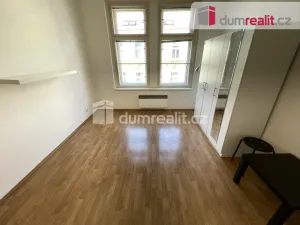 Pronájem bytu 1+kk, Praha - Smíchov, Kmochova, 25 m2