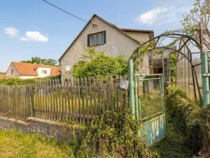 Prodej rodinného domu, Hluboš, 220 m2
