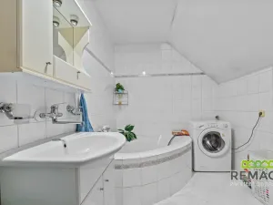 Prodej rodinného domu, Zlechov, 195 m2