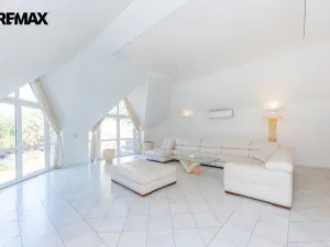Prodej kanceláře, Praha, U zahrádek, 433 m2