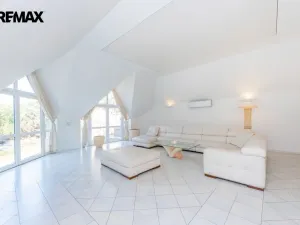 Prodej kanceláře, Praha, U zahrádek, 433 m2