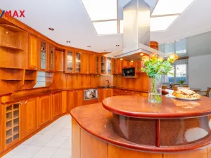 Prodej rodinného domu, Praha, U zahrádek, 433 m2