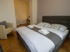 Pronájem bytu 2+1, Praha - Žižkov, Víta Nejedlého, 63 m2