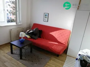 Prodej bytu 1+kk, Karlovy Vary - Stará Role, Fibichova, 18 m2