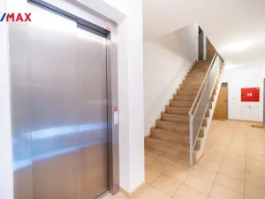 Pronájem bytu 1+1, Praha - Radlice, Pechlátova, 43 m2