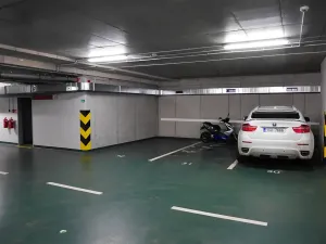 Pronájem garážového stání, Praha - Smíchov, Radlická, 15 m2