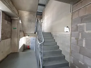 Pronájem garážového stání, Praha - Černý Most, Bryksova, 12 m2