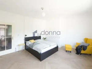 Pronájem bytu 2+kk, Praha, Hartigova, 64 m2