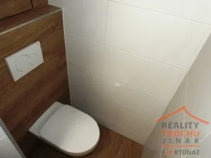 Pronájem bytu 1+kk, Hradec Králové, třída Edvarda Beneše, 30 m2