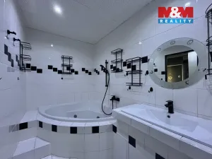 Pronájem bytu 2+1, Chomutov, Skalková, 52 m2