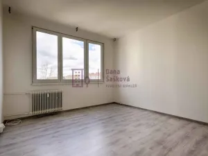 Pronájem bytu 2+kk, Jindřichův Hradec - Jindřichův Hradec III, sídliště Vajgar, 31 m2