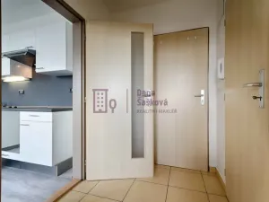 Pronájem bytu 2+kk, Jindřichův Hradec - Jindřichův Hradec III, sídliště Vajgar, 31 m2