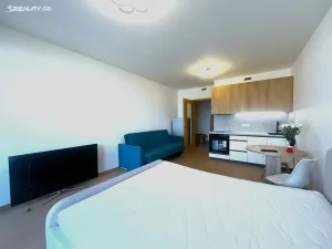 Pronájem bytu 1+kk, Praha - Hloubětín, Poděbradská, 32 m2