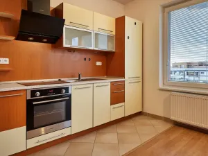 Pronájem bytu 1+kk, Praha, Milotická, 35 m2