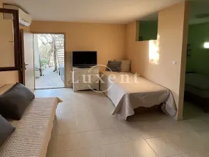 Prodej vícegeneračního domu, Splitska, Chorvatsko, 190 m2