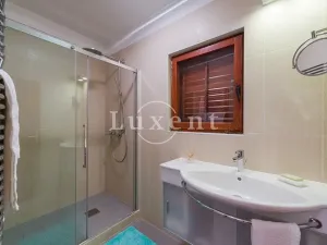 Prodej vily, Bol, Chorvatsko, 300 m2