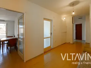 Pronájem bytu 2+1, Praha - Holešovice, Jankovcova, 68 m2