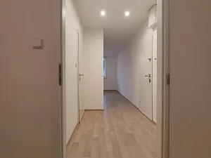 Pronájem bytu 2+1, Brno, Strážnická, 58 m2