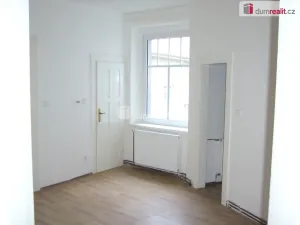 Pronájem bytu 3+1, Děčín - Děčín IV-Podmokly, Revoluční nám., 98 m2