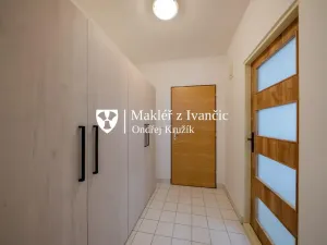 Pronájem bytu 1+kk, Dolní Kounice, Masarykovo náměstí, 35 m2