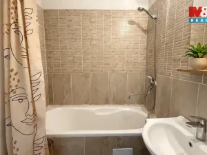 Prodej bytu 3+1, Dobev - Stará Dobev, 73 m2