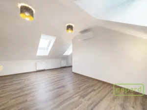 Prodej bytu 3+1, Karlovy Vary, Šumavská, 99 m2