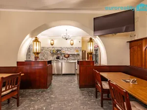 Pronájem restaurace, Mariánské Lázně, Hlavní třída, 120 m2