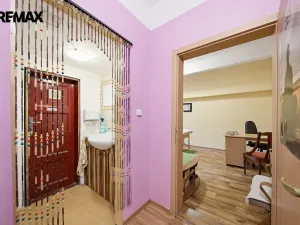 Prodej obchodního prostoru, Karlovy Vary, Jugoslávská, 142 m2
