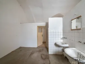 Prodej skladu, Chudenice, Mírové nám., 1906 m2