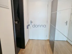 Pronájem bytu 1+kk, Praha, Poděbradská, 35 m2