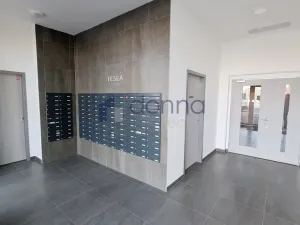 Pronájem bytu 1+kk, Praha, Poděbradská, 35 m2