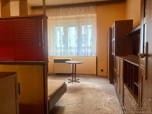 Pronájem bytu 1+kk, Praha - Břevnov, Na Petynce, 15 m2