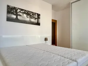 Pronájem bytu 2+kk, Praha - Horní Měcholupy, Hornoměcholupská, 66 m2