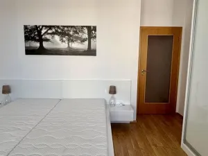 Pronájem bytu 2+kk, Praha - Horní Měcholupy, Hornoměcholupská, 66 m2