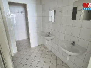 Pronájem obchodního prostoru, Kladno, Komenského, 121 m2