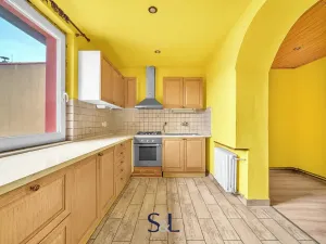 Prodej rodinného domu, Mimoň, nám. 1. máje, 256 m2