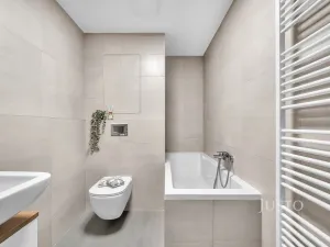 Prodej bytu 2+kk, Praha - Uhříněves, Oty Bubeníčka, 45 m2