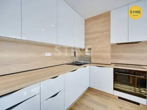 Pronájem bytu 2+1, Topolná, 71 m2