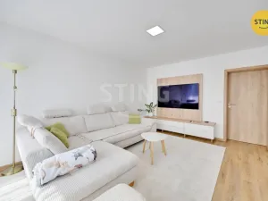 Pronájem bytu 2+1, Topolná, 71 m2