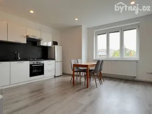 Pronájem bytu 2+kk, Olomouc, 41 m2