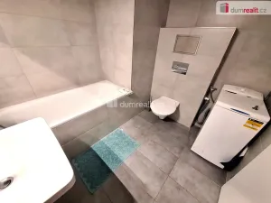 Pronájem bytu 1+kk, Praha, Strnadových, 33 m2