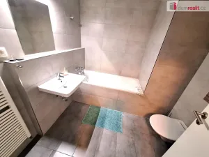 Pronájem bytu 1+kk, Praha, Strnadových, 33 m2